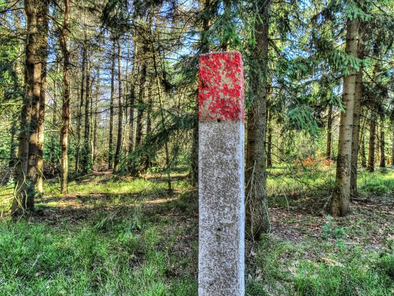 Forgotten border pillar