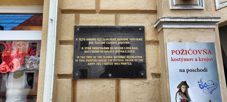 In Banska Bystrica a plate on a wall remembers on the newspaper of the partisans named ”The Fighter”
