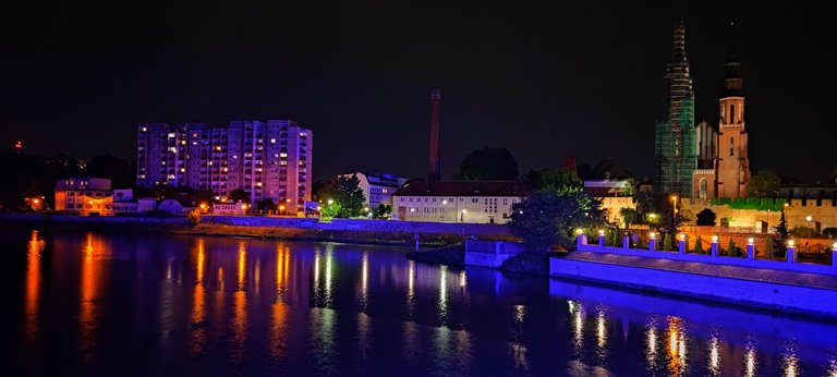 The skyline by night