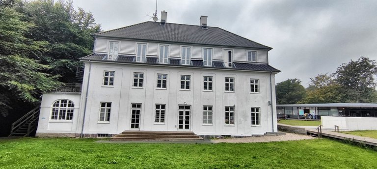 The old house near the visitor center