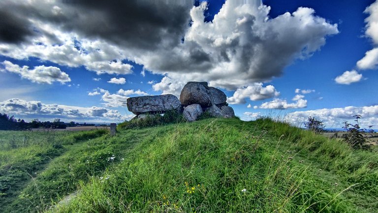 Back in Bronze times: One of the Dolmen