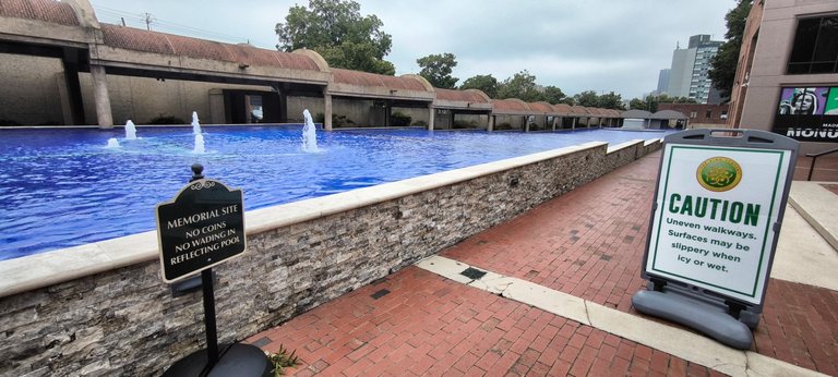 Eternal Basin: The white Stone at the end is Martin Luther Kings Grave