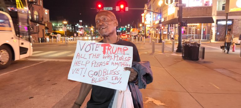 This homeless man calls for Trump in Nashville/Tennessee