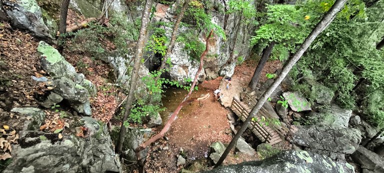 A hike along the mountain