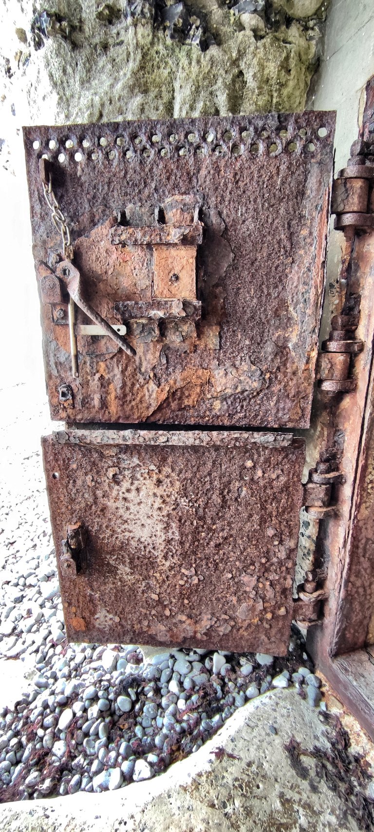 Sign’ o times: The door are rusty after all these years