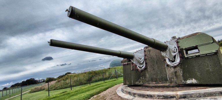 The guards of the fortress are stolen canons of a German Battle Ship