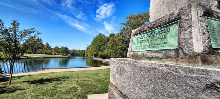 A sky needle for the founder of Nashville