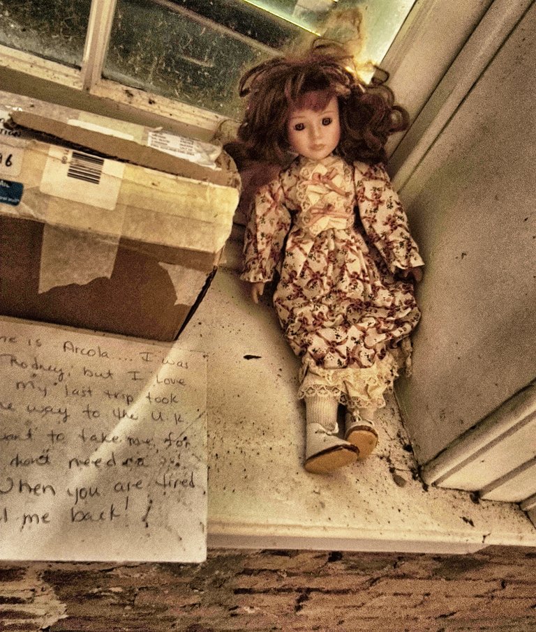 Some puppets are waiting for people who will carry them