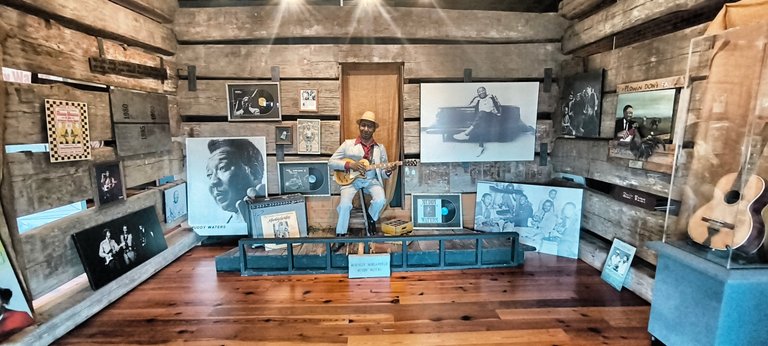 In between all the heroes of Blues