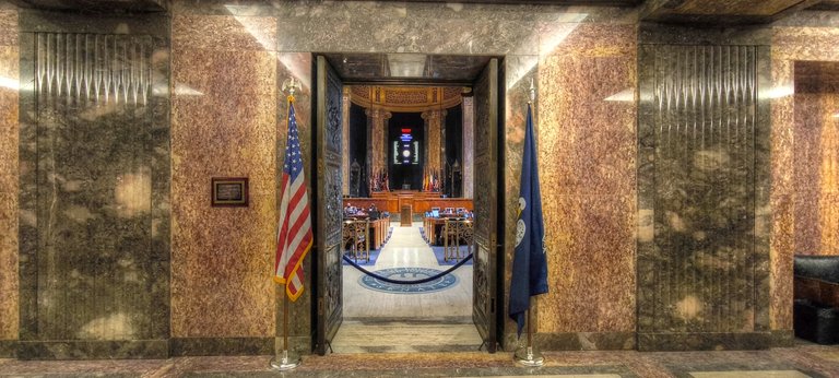 A view to the door to the senat