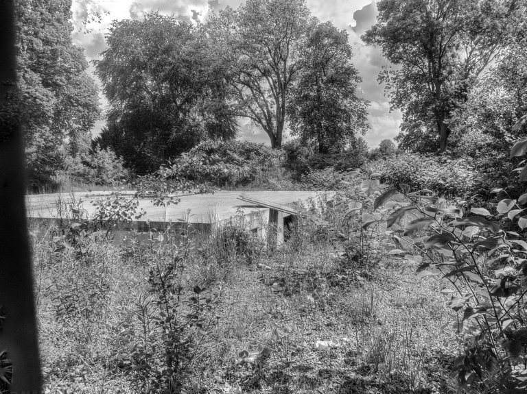 Concrete buildings at the former grave site