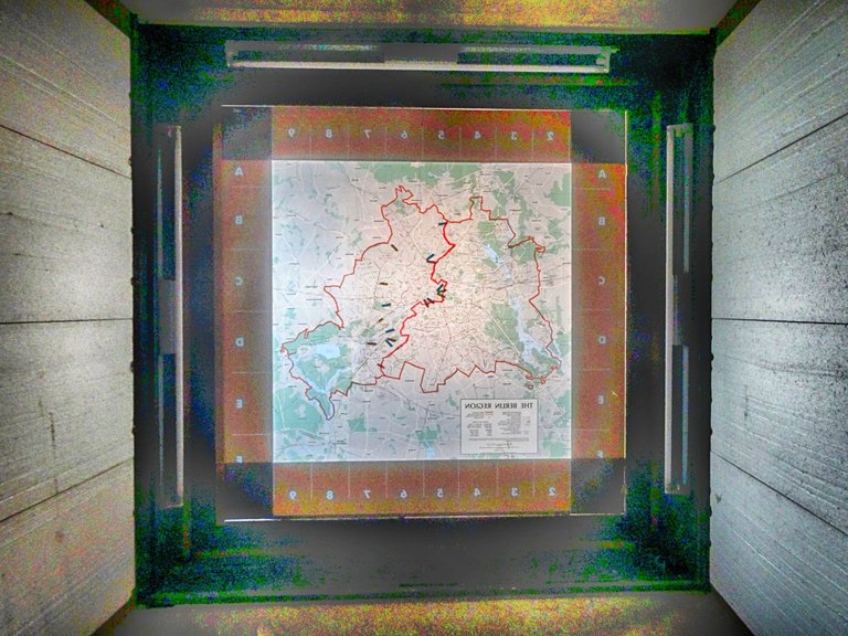 It’s a riddle: The map of the German capitol Berlin from the Cold war era at the headquarter of the police in a town 250 kilometers away.