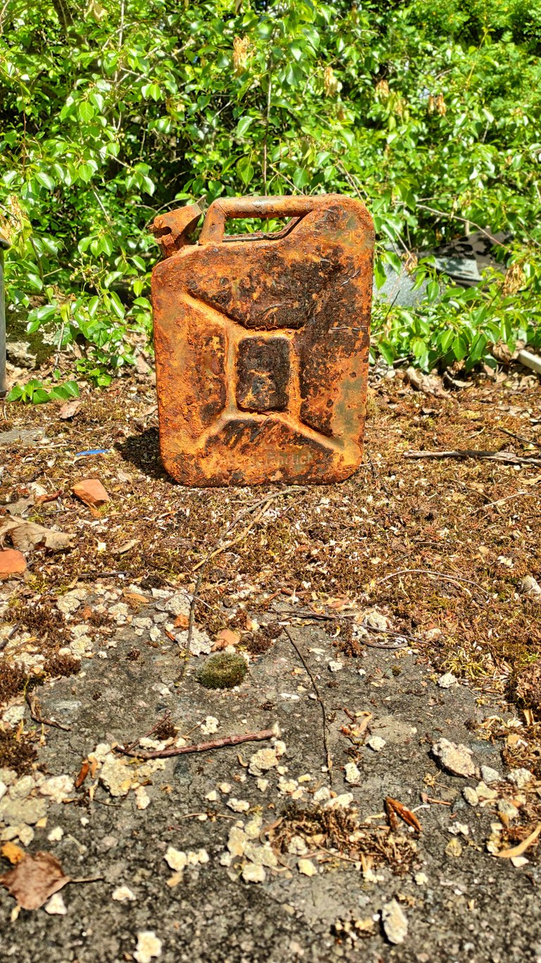 Rusty gallon