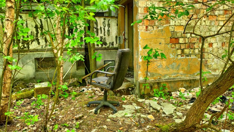 Maybe the chair of the commanding officer