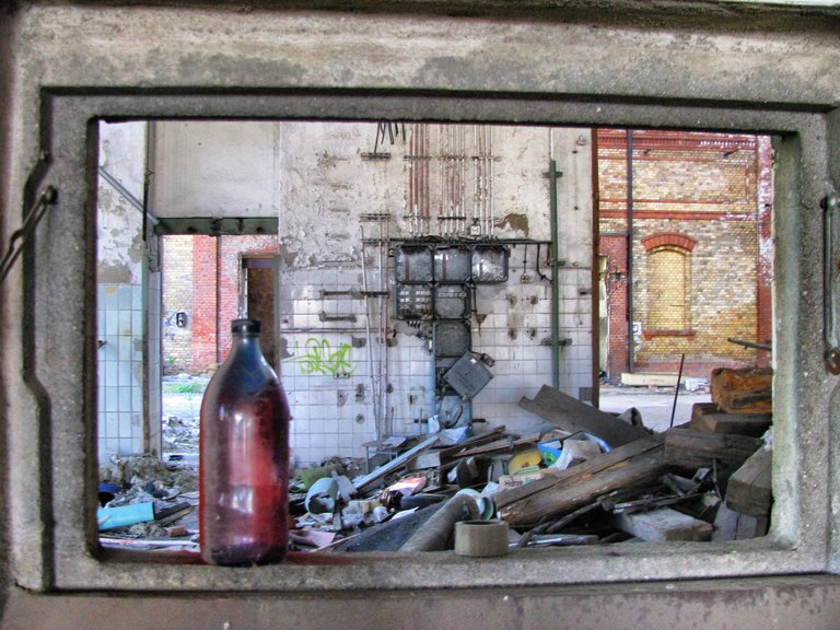 Leftovers in the ruin