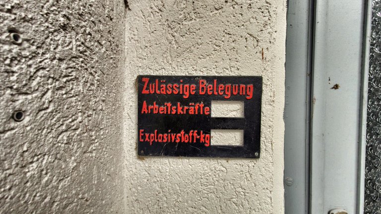 The sign is to write in the weight of explosive power