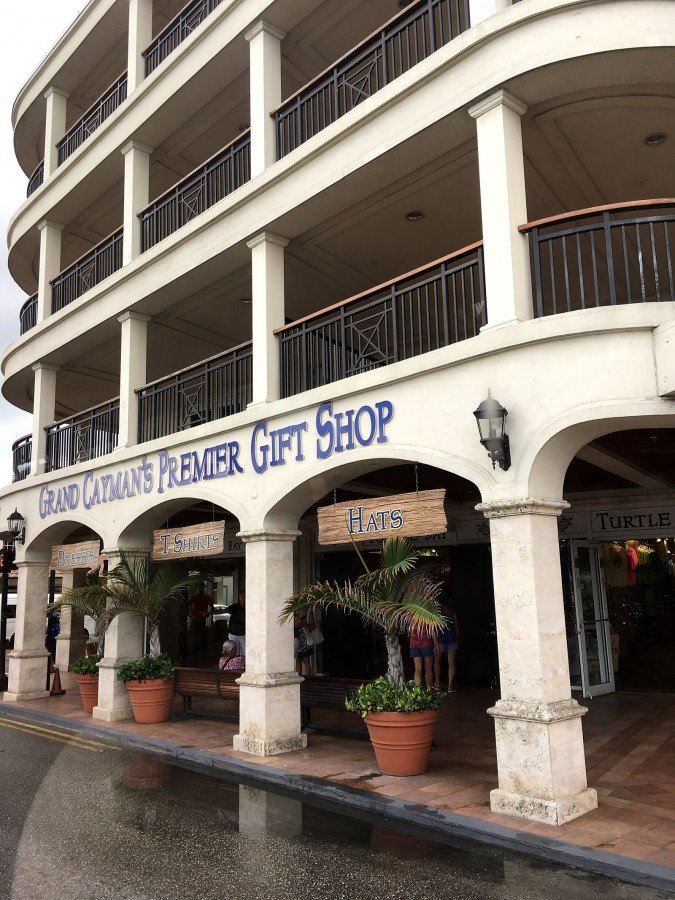 Cruising in the Western Caribbean. Day 2. Grand Cayman. George town.