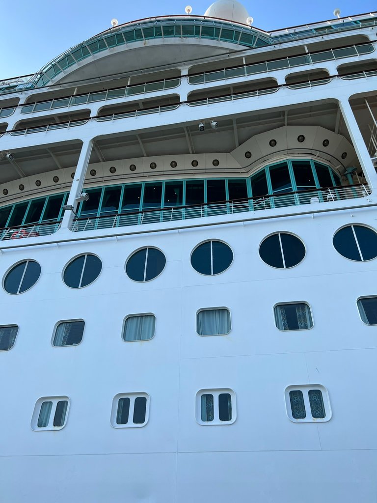 Liner. ”Vision of the seas”, what are the cabins here.