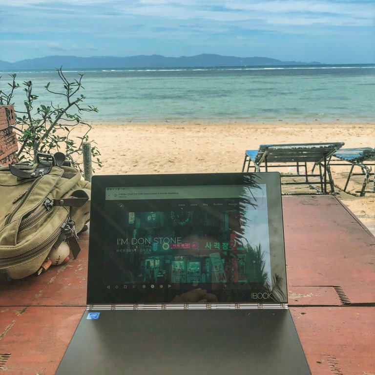 Doing digital nomad stuff in Koh Phangan, Thailand