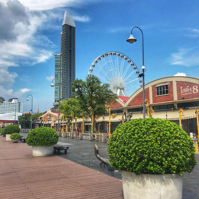 Boat dock at Asiatique Riverfront