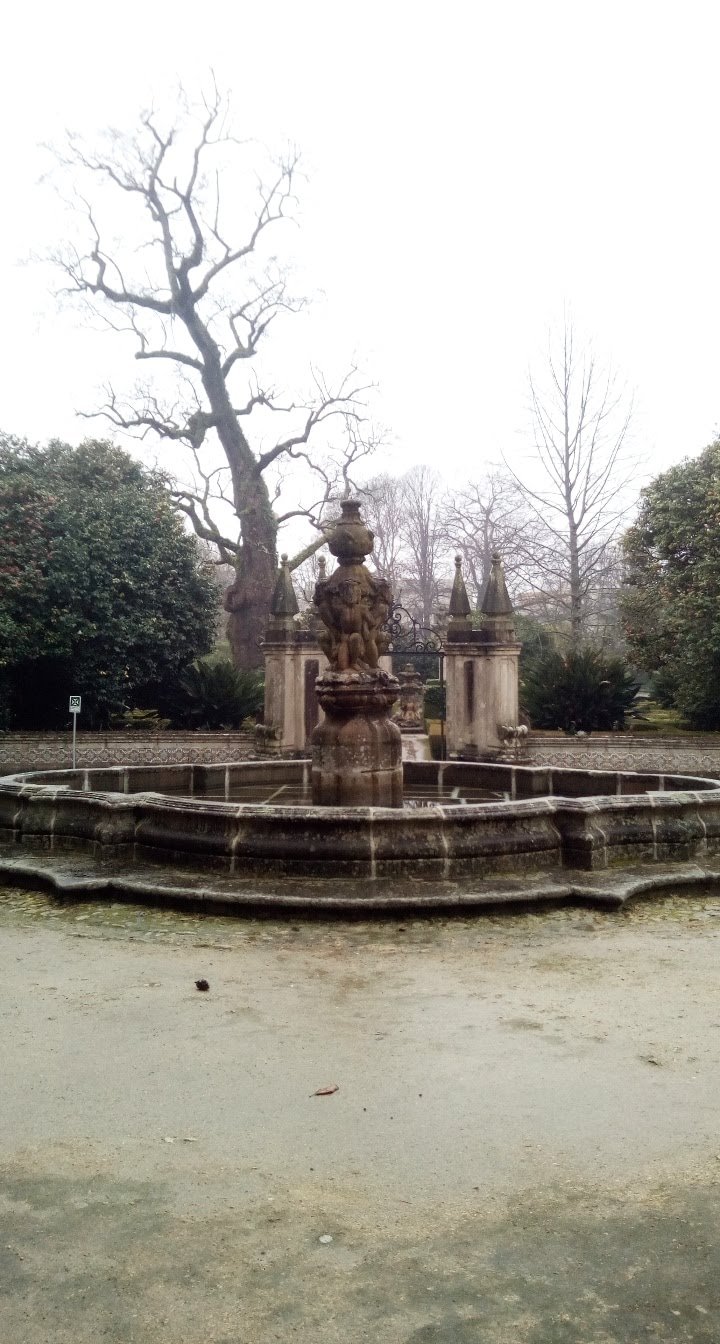 fountain in the courtyard of Biscainhos museum