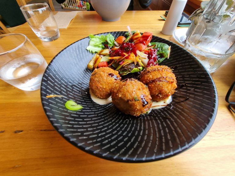 We needed to refuel as it was a bit of a drive from Penguin. The quality and variety of meals available these days even in small country towns is amazing. This was vegetarian mushroom balls.