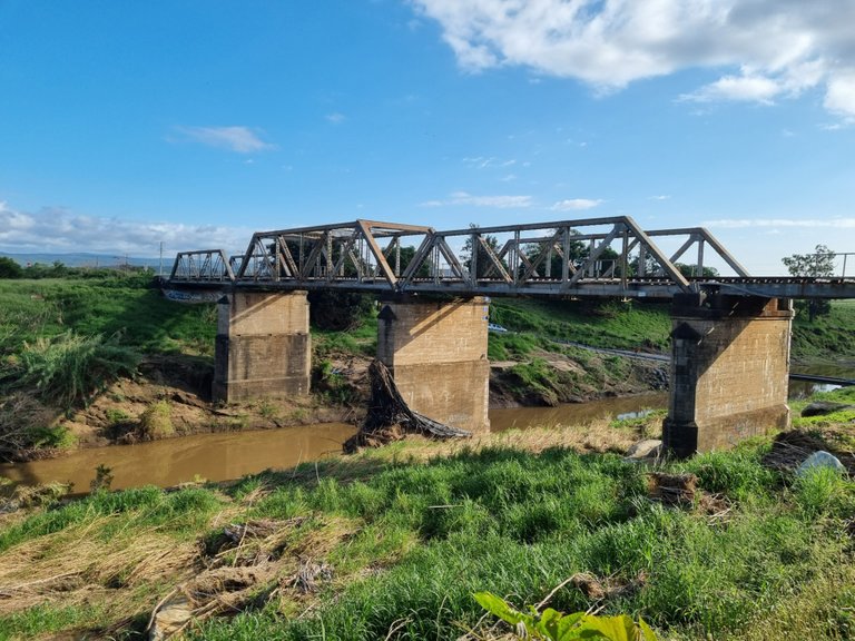 The Lockyer Creek. You can see the water level got pretty high during all the recent rain