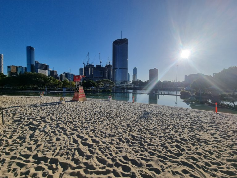 Queensland is famous for it’s magnificent beach’s but Brisbane beening build on a river 25km inland and the river water quality not beening the best meant they had to build a beach. I think it was a great use of the old world expo site to redevelope it into a large open parkland area and water park.