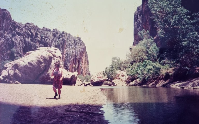 There are lots of Gorges in the Catherine system. We hired a canoe for two days and then set about paddling up the gorge. There was a bit of rock scrabling and dragging of the canoe over some dry spots we had it through about five different gorge. Before setting up a bit of a camp and staying over night before heading back the next day.