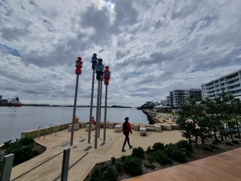 The Hunter River foreshore footpath to wrap up a pleasant day exploring.