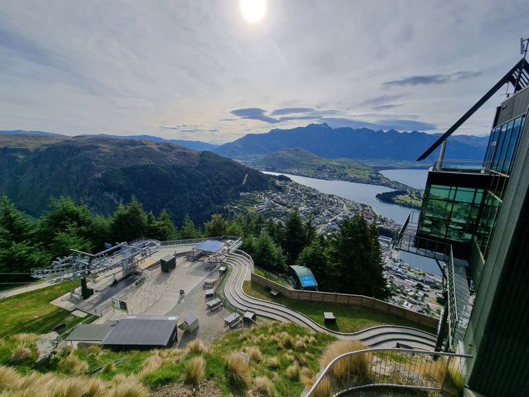 At the top of the Tiki trail is a gondola, restaurant and luge track. Which is also the start of the Ben Lomond trail.