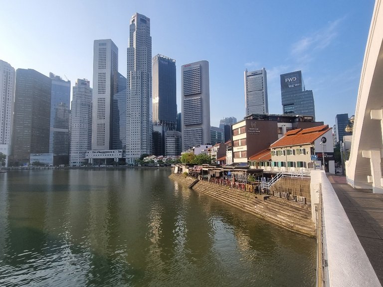 One of my favorites parts of our recent Singapore holiday was my early morning run/walk. Each morning we were there I would lace up my shoes and head out along a slightly different five kilometers course. Which is such a good way to get to know a place. The Singapore river was one such good place to explore with so much to see.