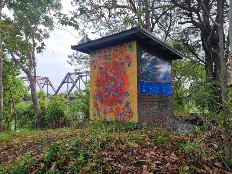 More cool murals. This was consciouscat’s favourite - the orange one with all the hands.