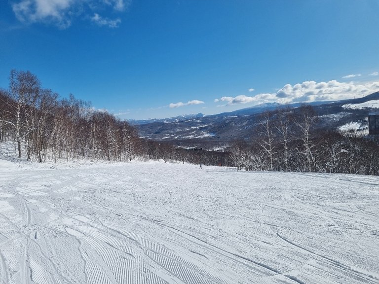 Lots of wide uncrowded gentle slopes to practice some turns and get our ski legs back.
