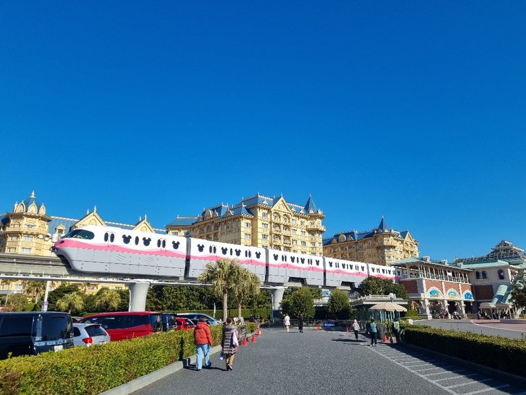 The Disney Monorail in from of the Tokyo Disneyland 5 star hotel.