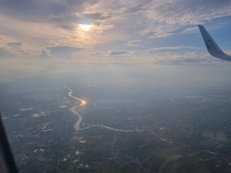 Flying into Chang Mai North Thailand we got this great view. This little adventure was part of our Asian loop holiday back in November 2023. Sort of playing catch up after missing a lot of travel during covid, visiting some family and trying to pick up some international parkruns in south east Asia. We started by getting the cheapest we could out of Brisbane in Australia to Singapore for a long weekend and a parkrun then it was a low cost budget airline called scoot direct to Chang Mia Thailand.