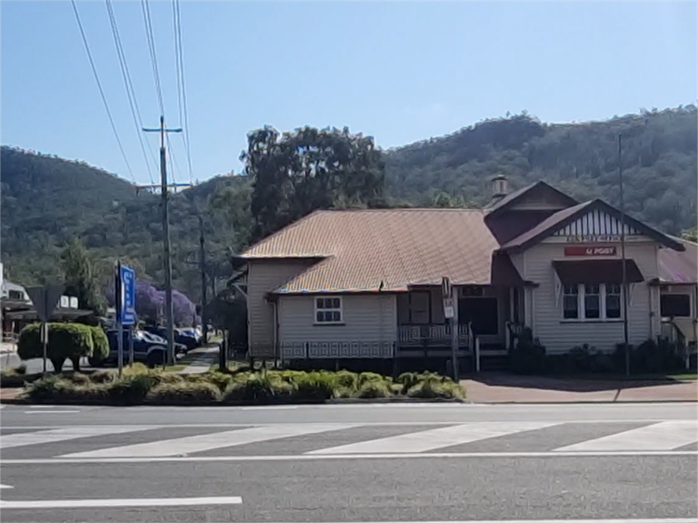 The local post office and Glen Rock behind.