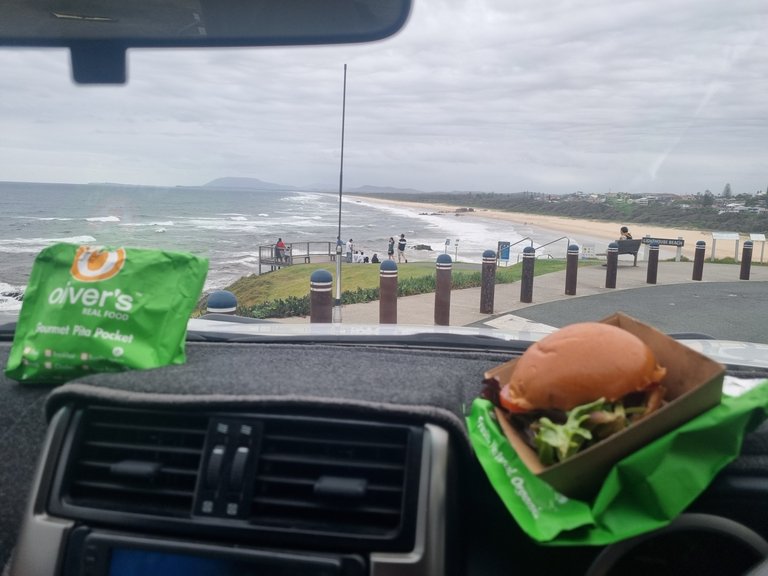 But luckily for me no long distance event on this day just a takeaway burger with a great view sheltering from the wind.