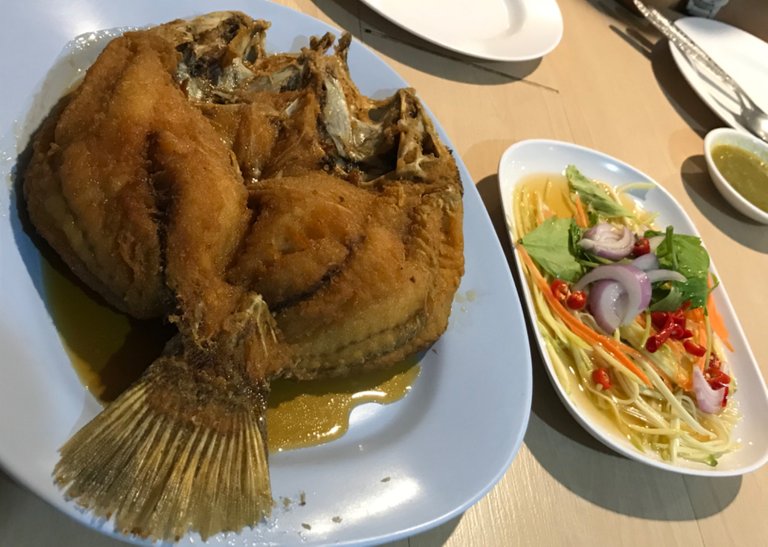 Fried sea-bass with fish sauce