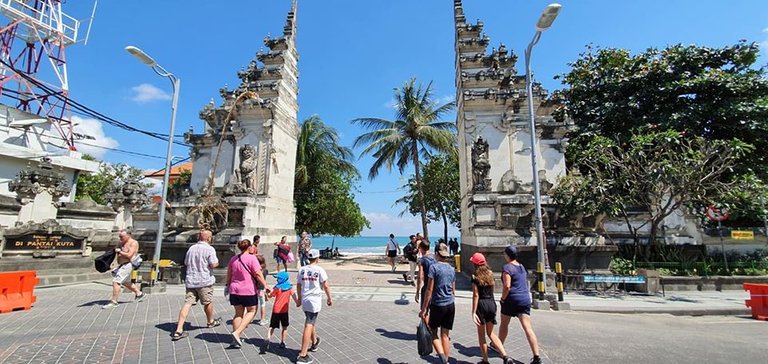 Kuta Beach - Gate