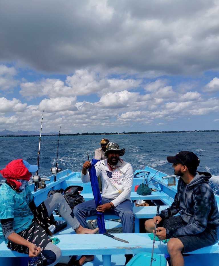 Here we are in the boat taking the direction of Coin De Mire Island!