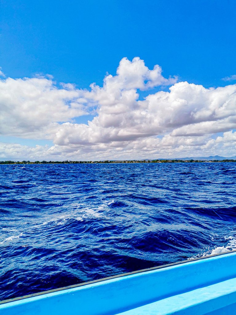 Here we are in the boat moving away from the northern coast of Mauritius!