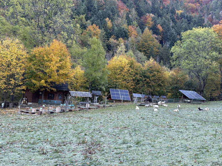 Polana Podžiar - stąd wychodzimy niebieskim szlakiem w Horne Diery. 