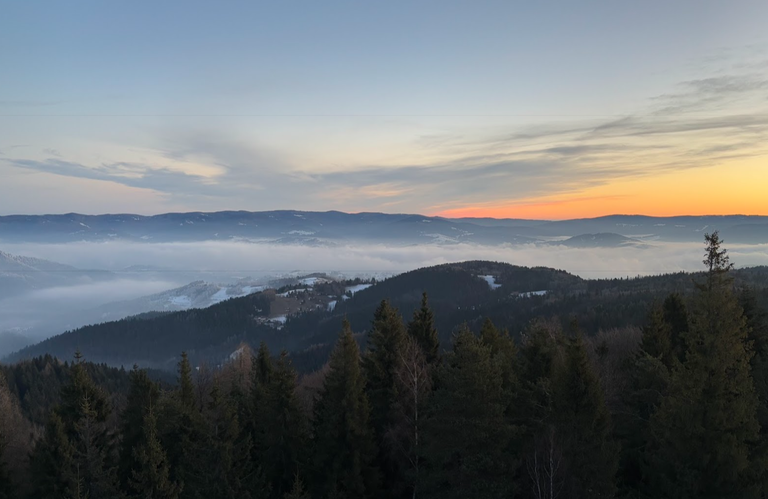 Widok na Beskid Sądecki, pasmo Jaworzyny Krynickiej