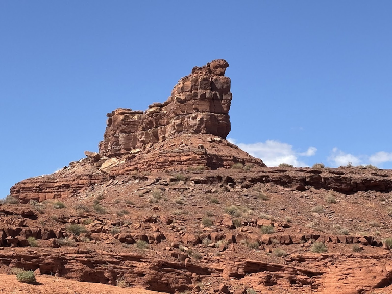 Sitting Hen Butte - Valley of the gods, UT