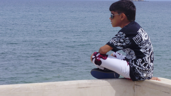 Contemplating the sea - Contemplando al mar