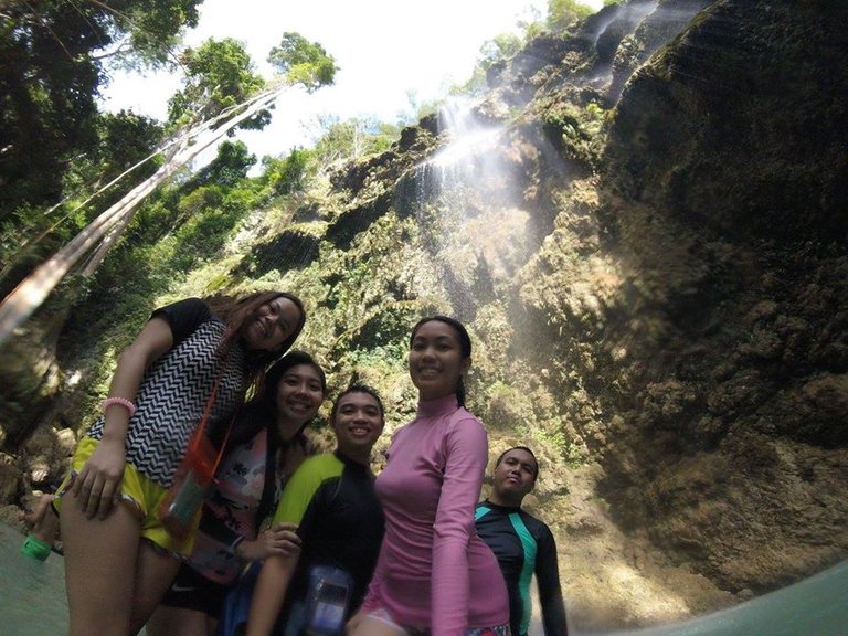 Groupie picture in the Tumalog Falls