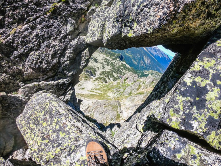 The view through the rock crevice.