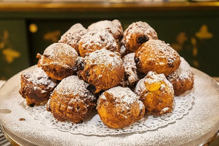 Venetian Frìtole is the Italian version of a doughnut.