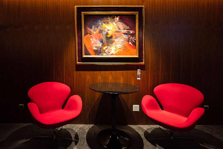 Art pieces are always welcome in hotels. However, one can also buy them, if they like.